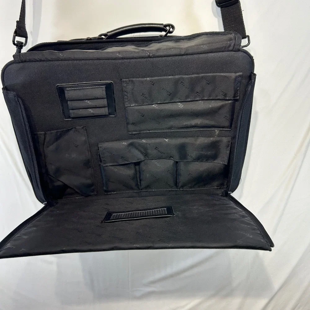 Targus Corporate Goth Laptop Briefcase Messenger Bag Black Techwear Utilitarian
